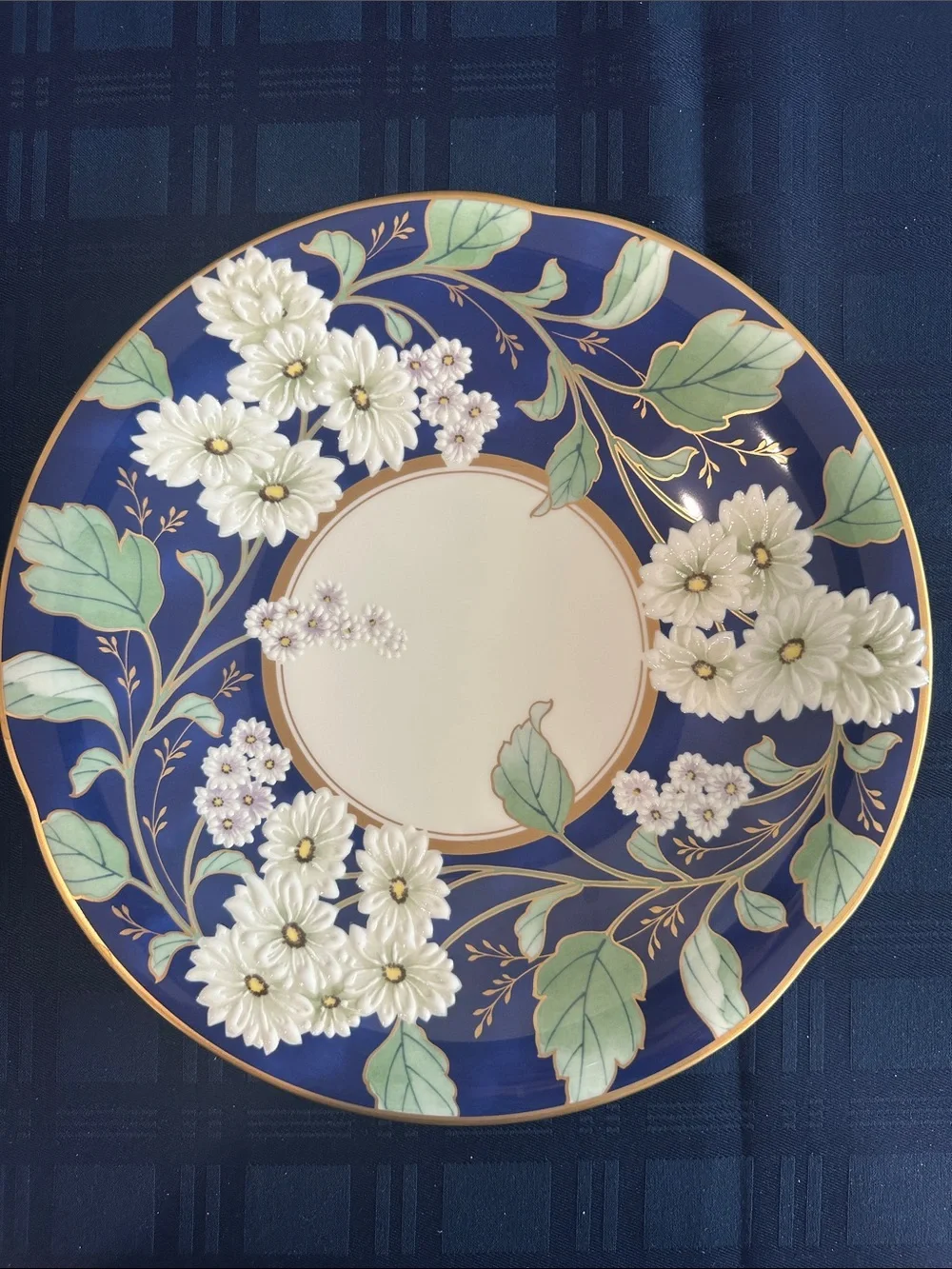 Stunning.Noritake Vintage Japanese Dish with beautiful detail raised flowers